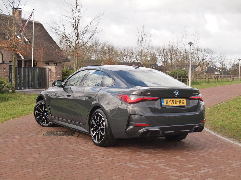 BMW i4 eDrive40 84 kWh | M-Pakket | Schuifdak | Camera | Dra, Achterwielaandrijving, 340 pk, 2025 kg, 750 kg