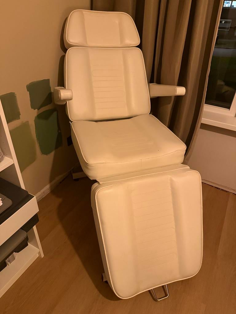 Behandelstoel / massagetafel, Ophalen, Gebruikt, Massagetafel