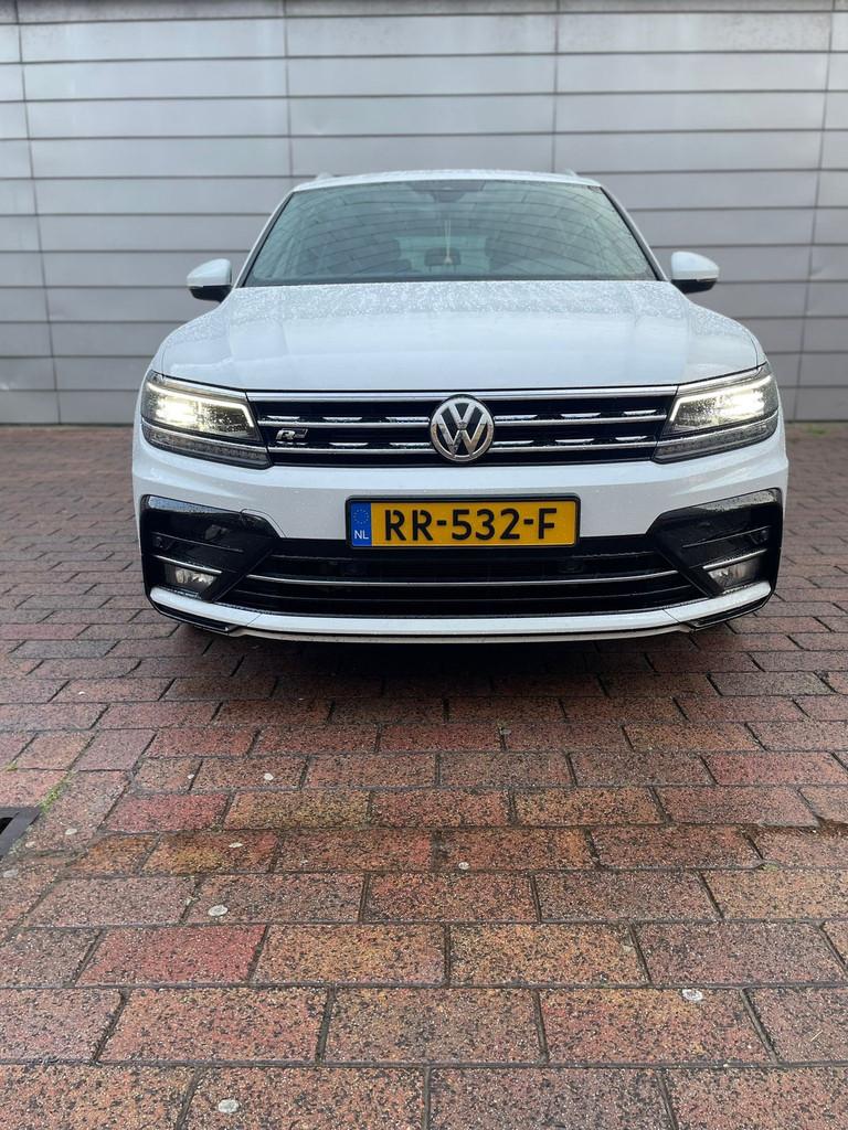 Volkswagen Tiguan 2.0 TSI 4Motion Highline 3 *R LINE!PANO, Automaat, Gebruikt, Euro 6, 4 cilinders
