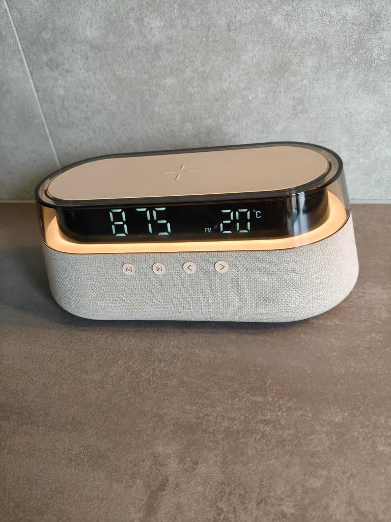 Radio met bluetooth, wekker en temperatuur functie, Witgoed en Apparatuur, Wekkers, Ophalen of Verzenden, Nieuw