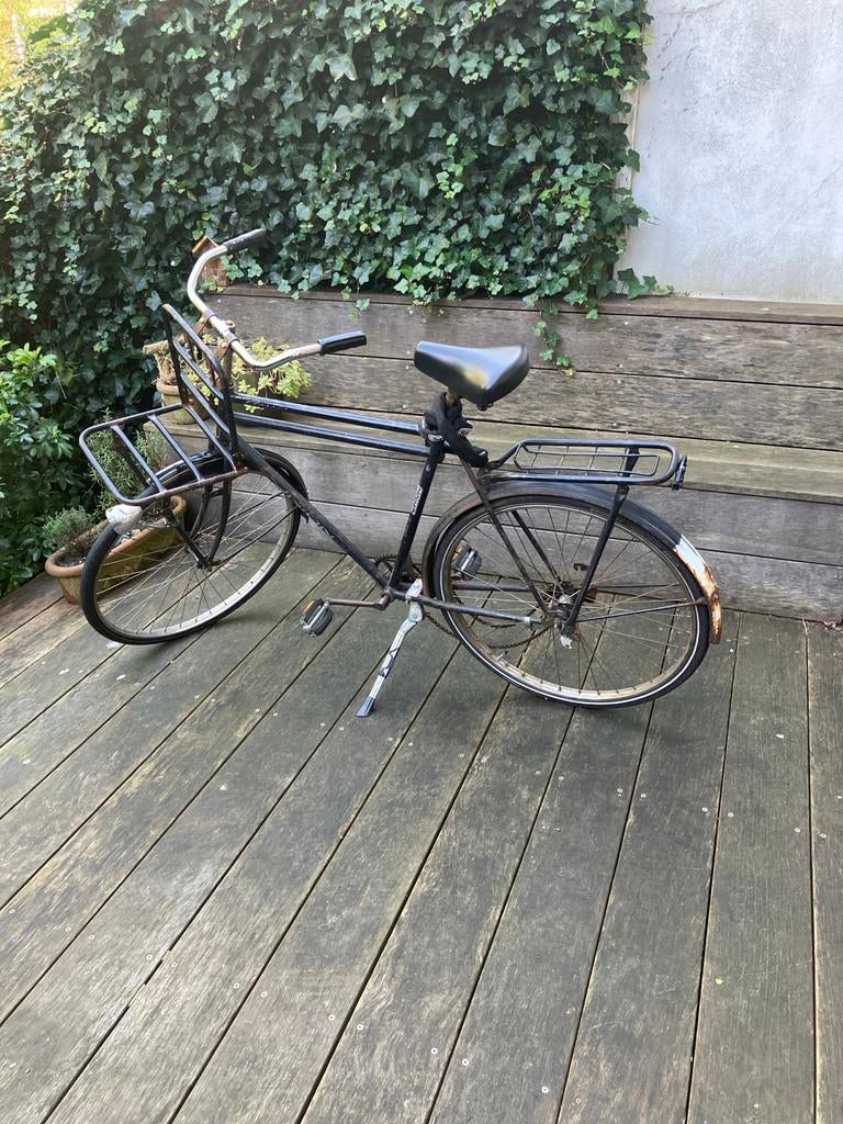 Oude herenfiets, met roest en losse ketting, Fietsen en Brommers, Ophalen of Verzenden, Gebruikt, Overige merken