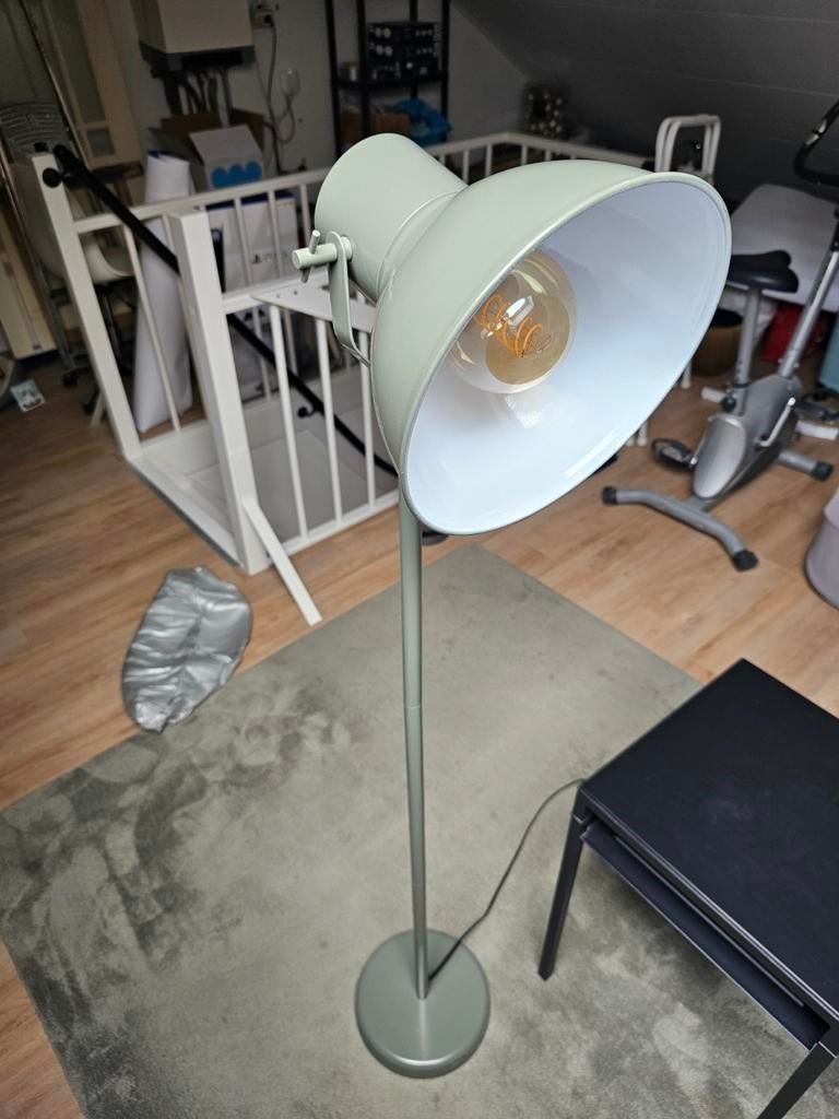 Staanlamp Olijfgroen met Schakelaar - Modern Design, Ophalen, 100 tot 150 cm, Zo goed als nieuw, Metaal