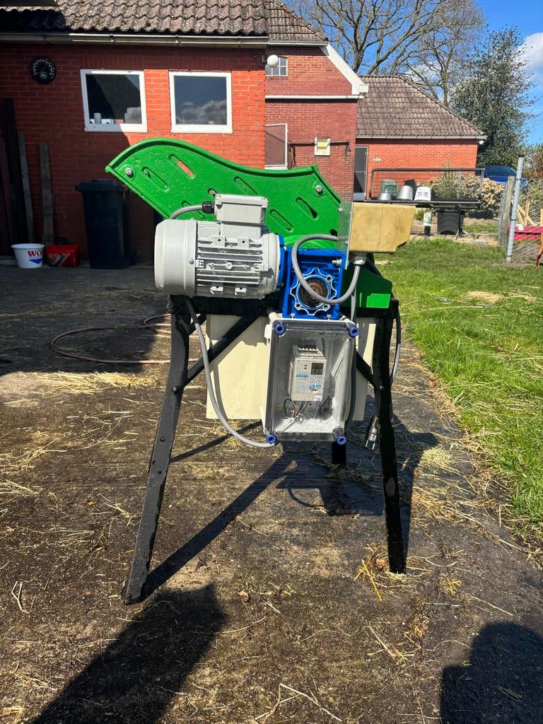 Bietensnijder met motor, Ophalen