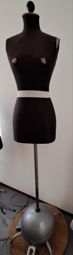 Verstelbare paspop voor bruidsjaponnen en avondkleding, Ophalen