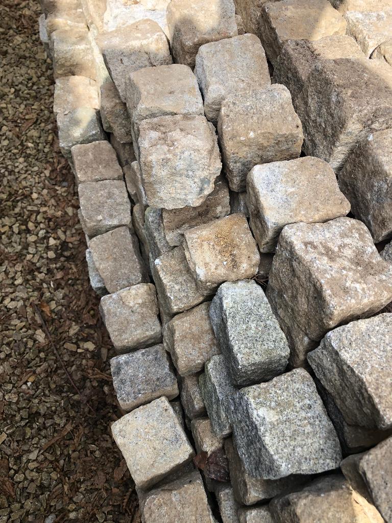 Granieten kinderkopjes, Tuin en Terras, Ophalen, Klinkers, Zo goed als nieuw, Natuursteen