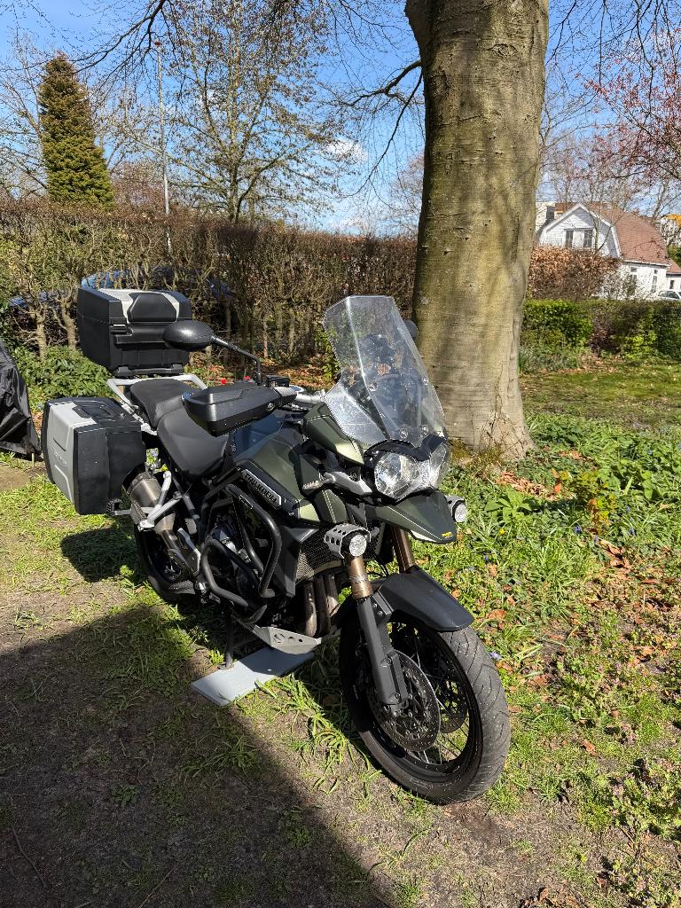 Tiger 1200 explorer XC groen met volledige koffers, Motoren, Handvatverwarming, Motorrijbewijs A, 3 cilinders, Particulier