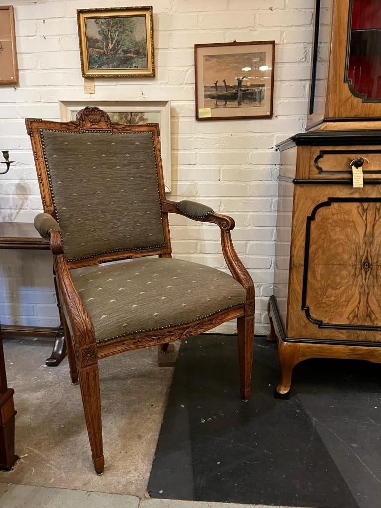 69) Antieke armstoel, Louis XV, Antiek en Kunst, Antiek | Meubels | Stoelen en Banken, Ophalen