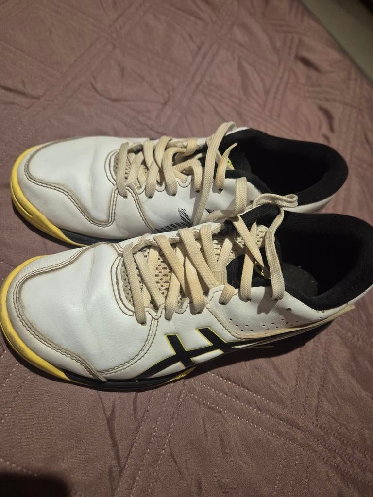 Hockey veld schoenen maat 35, Sport en Fitness, Hockey, Ophalen of Verzenden, Zo goed als nieuw, Schoenen