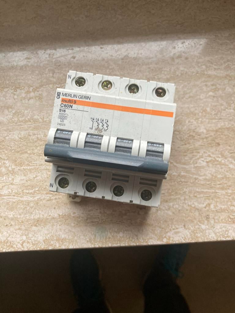 Merlin Gerin Multi 9 C60N B16 400V~ Stroomonderbreker, Ophalen of Verzenden, Gebruikt, Schakelaar