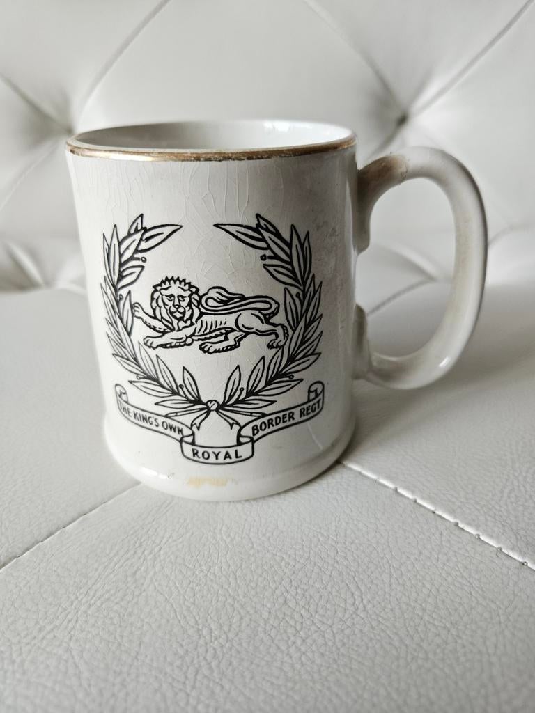 Mok The King's Own Royal Border Regiment Weatherby Hanley, Gebruikt, Keramiek, Ophalen of Verzenden, Overige stijlen