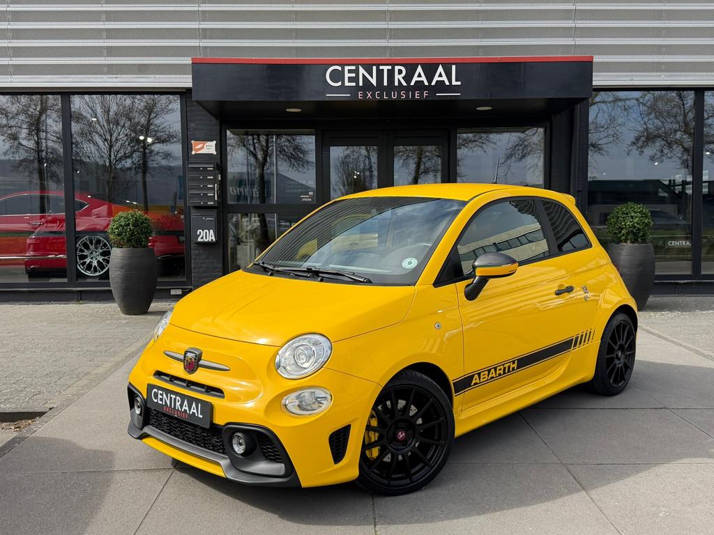 Abarth 595 500 1.4 T-Jet Abarth Competizione Sabelt|180PK|Na, Voorwielaandrijving, Gebruikt, Zwart, 4 stoelen
