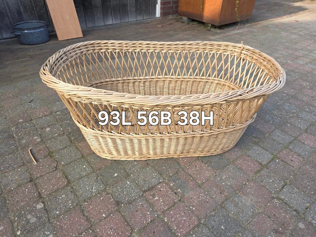 Rieten mand groot, Huis en Inrichting, Woonaccessoires | Schalen en Manden, Ophalen, Zo goed als nieuw, Rechthoekig, Riet