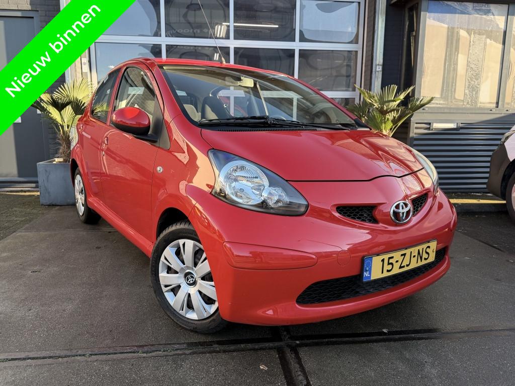 Toyota Aygo 1.0-12V Plus Automaat Airco 5drs! NAP! Inruil mo, Stof, Gebruikt, 4 stoelen, 68 pk
