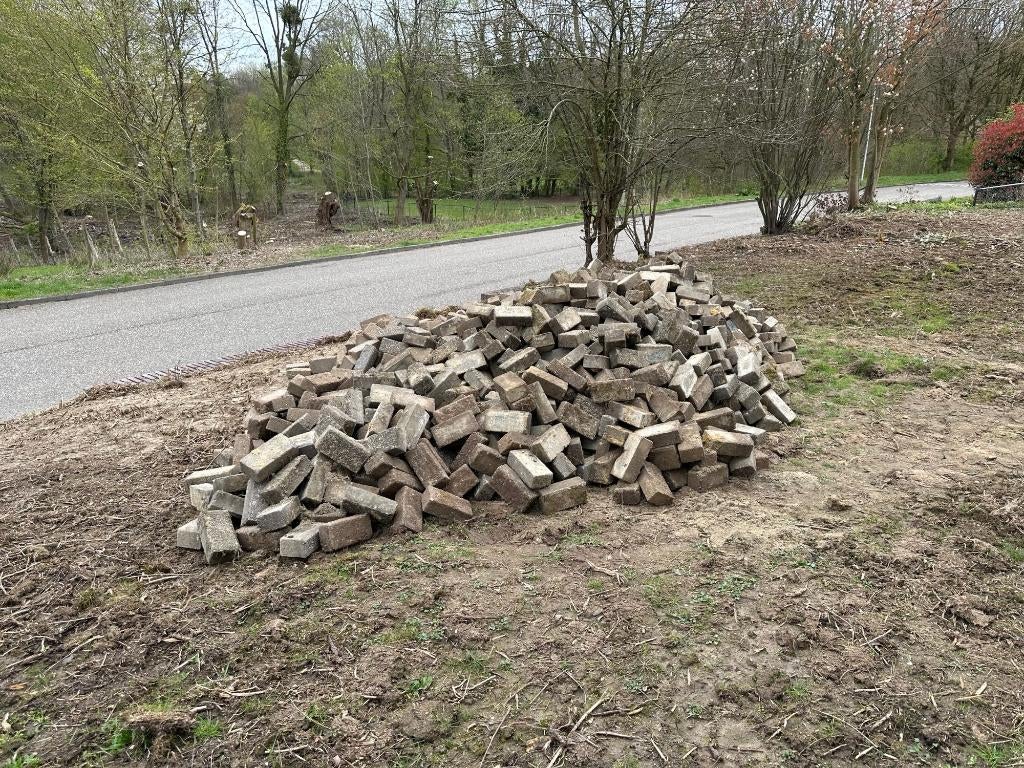 Beton Klinkers voor tuin en of oprit en of huis  GRATIS!, Ophalen, Gebruikt, Klinkers, 10 m² of meer