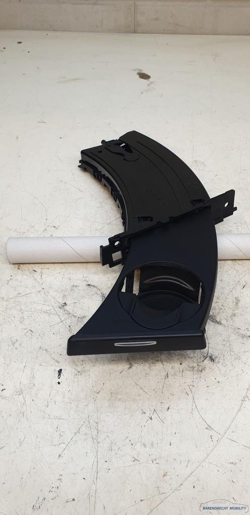 Bekerhouder BMW E90 E91 E92 E93 E9x 3 serie links bestuurder, Auto-onderdelen, Interieur en Bekleding, Petuelring 130
80788  Munich, DE