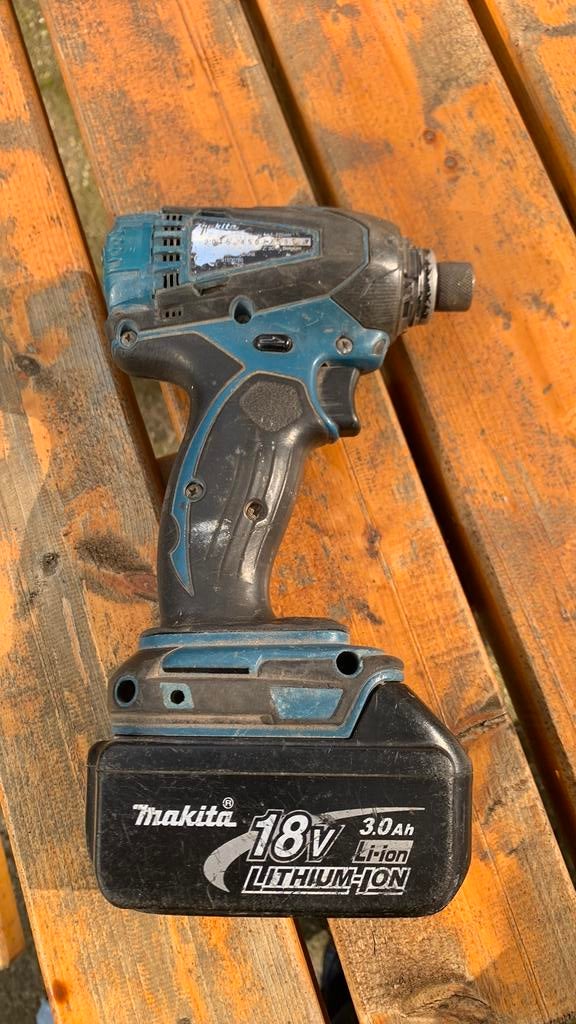 Makita slagschroevendraaier 18 v, Ophalen, Zo goed als nieuw, Boor- en Schroefmachine