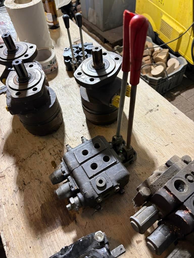 Hydrauliek ventielenblok - 2x dubbelwerkend, Ophalen of Verzenden