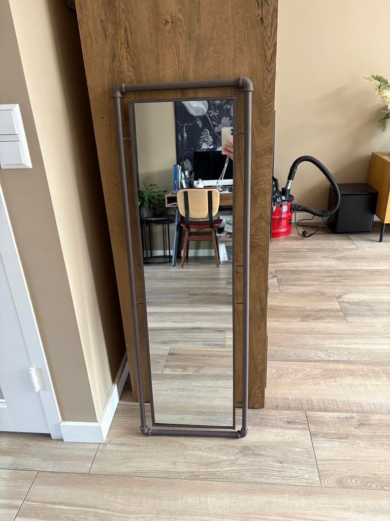 Industriële spiegel van Loods 5, Huis en Inrichting, Woonaccessoires | Spiegels, Zo goed als nieuw, 50 tot 75 cm, 150 tot 200 cm