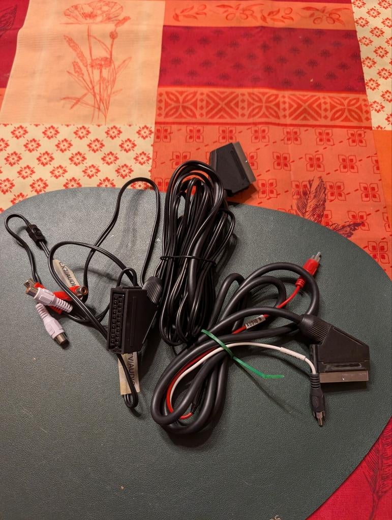 SCART TO CINCH HI FI BEELD KABELS TV VHS VIDEO HIFI APPARATU, Ophalen of Verzenden, Minder dan 2 meter