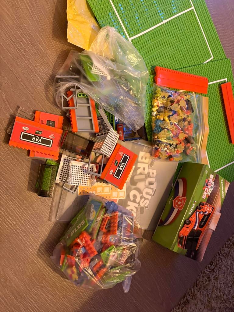 Plus Bricks, Plus, Ophalen