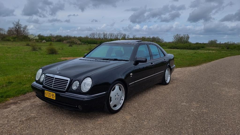 Mercedes E55 AMG 1998 Japan V8, Auto's, Automaat, Achterwielaandrijving, 5400 cc, Leder