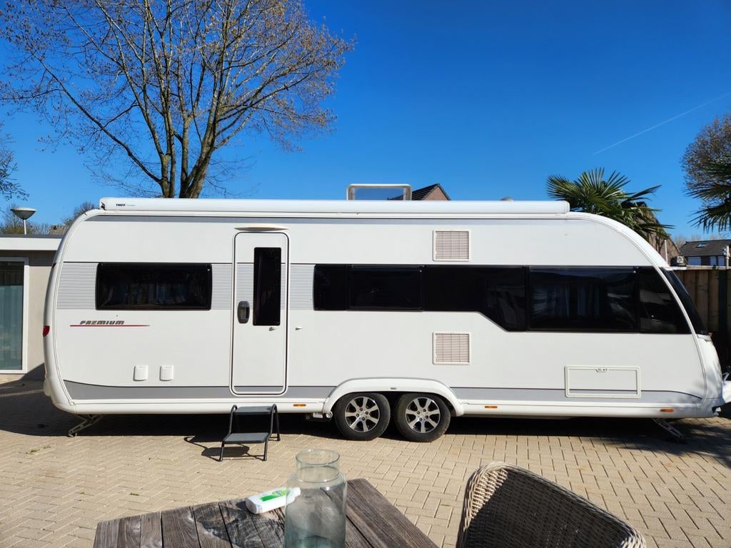 Hobby Premium 650 caravan bouwjaar 2021, Rondzit, Hobby, Particulier, Koelkast