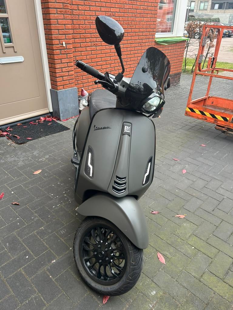 vespa sprint brom 2019 injectie, Fietsen en Brommers, Scooters | Vespa, Ophalen, Overige modellen, Maximaal 45 km/u, Zo goed als nieuw
