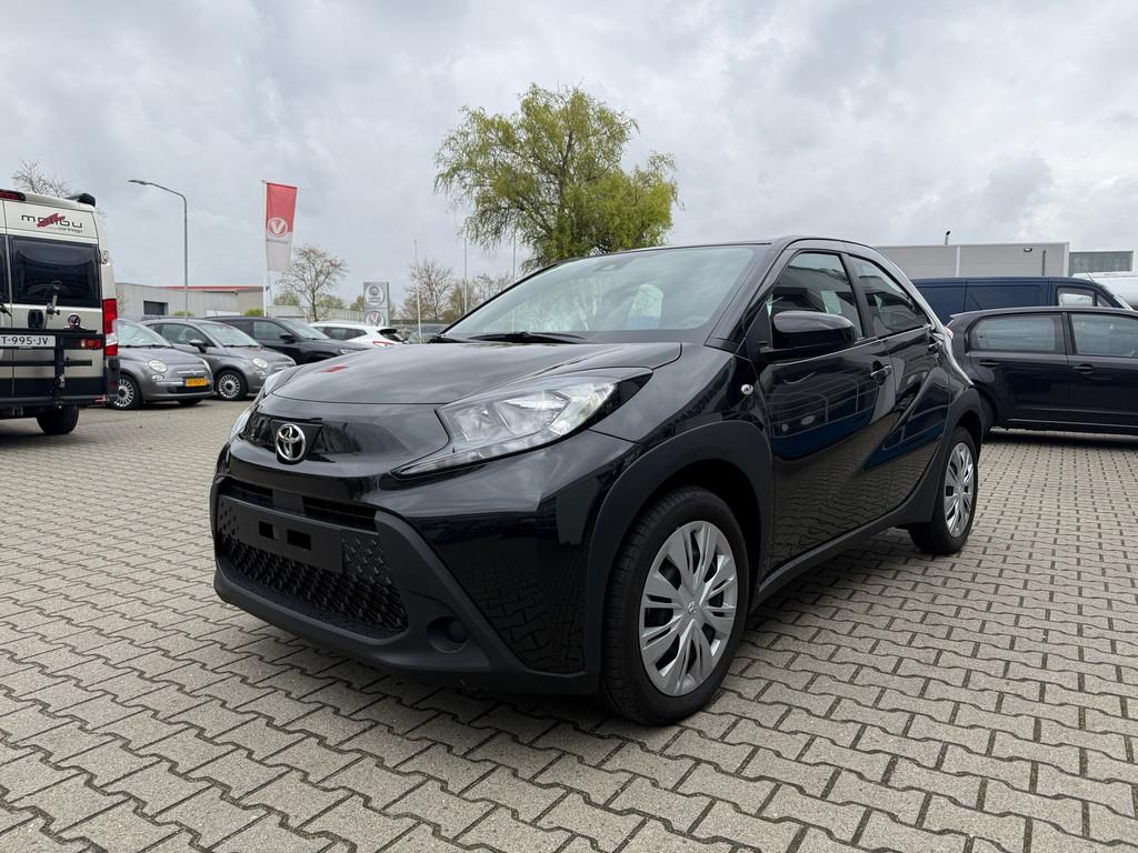 Toyota Aygo X 1.0 VVT-i S-CVT Play Automaat stoelverwarming,, 12 maanden, Stof, Gebruikt, Zwart