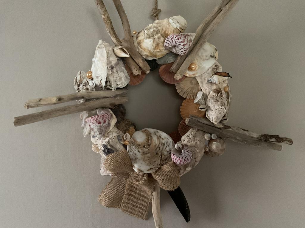 Nieuw! Prachtige schelpenkrans( handgemaakt, dus uniek), Ophalen of Verzenden, Nieuw