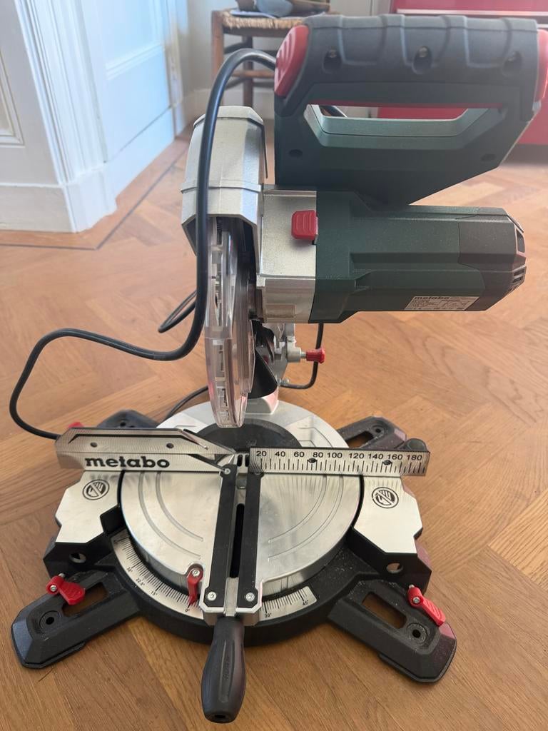 Metabo KS 216 M afkortzaag - ZO GOED ALS NIEUW, Ophalen, Gebruikt, 600 tot 1200 watt, Afkortzaag