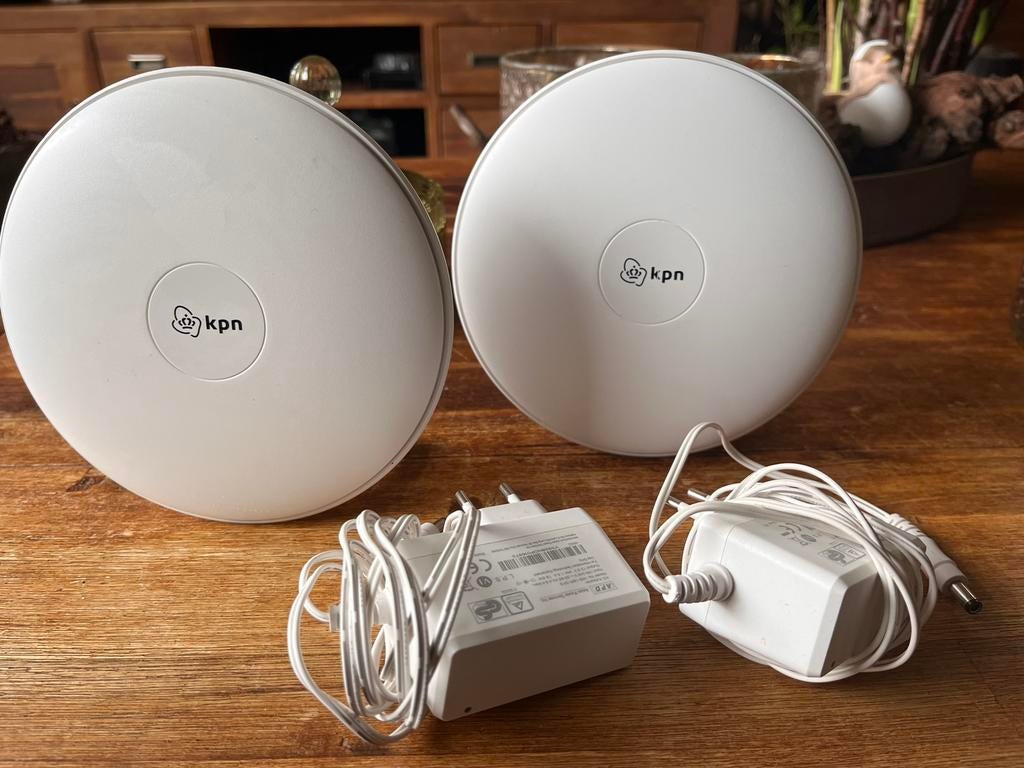 Twee witte wifi versterkers KPN, Computers en Software, WiFi-versterkers, Ophalen of Verzenden, Zo goed als nieuw