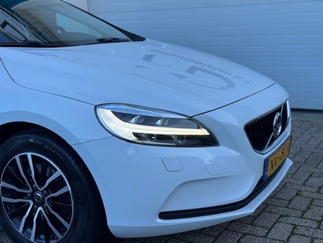 Volvo V40 2.0 T2 Nordic+ - Nieuwe DB riem-Dealer onderhouden, Voorwielaandrijving, Gebruikt, 4 cilinders, Bedrijf