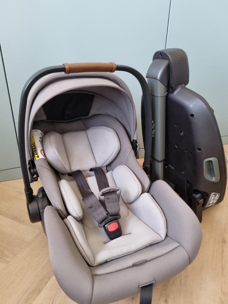 Nuna Arra Next autostoel met 360 Base Next, Gebruikt, Isofix, 0 t/m 13 kg, Slaapstand