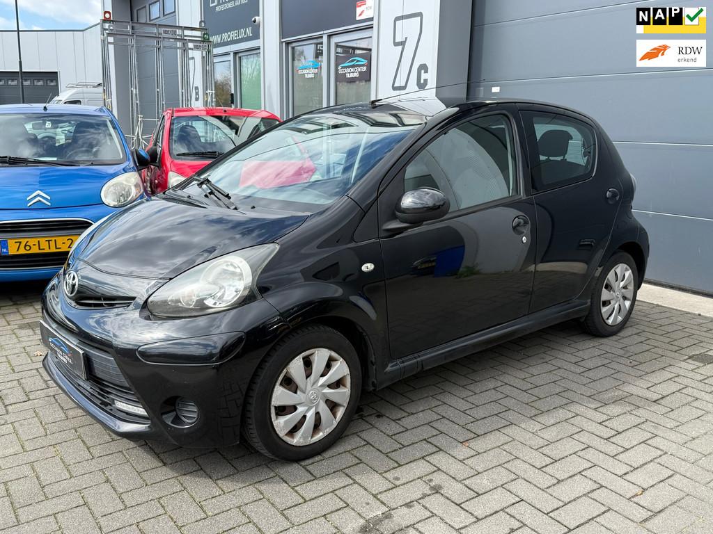 Toyota Aygo 1.0 AUTOMAAT | AIRCO | ELEKTR PAKKET | NAP |, Euro 5, Stof, Gebruikt, Zwart