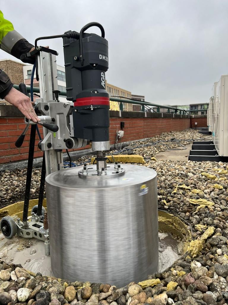 GAT BOREN snel geregeld! Zagen, Frezen, Slijpen, Boren BETON