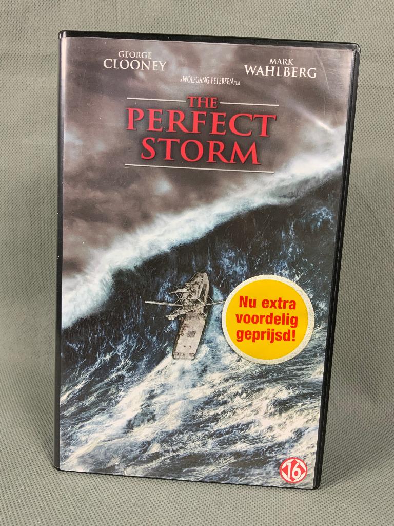 VHS video The Perfect Storm - George Clooney, Mark Wahlberg, Vanaf 16 jaar, Ophalen of Verzenden, Gebruikt, Drama