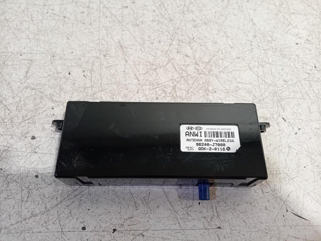 Antenne versterker Kia Cee'd, Ophalen of Verzenden, Van der Ven Autorecycling B.V., Onderdelen@venauto.nl, Ettenseweg 76, 4706 PB Roosendaal, The Netherlands