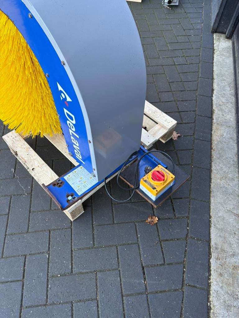 Koeborstel de laval, Dieren en Toebehoren, Overige Dieren-accessoires, Ophalen of Verzenden