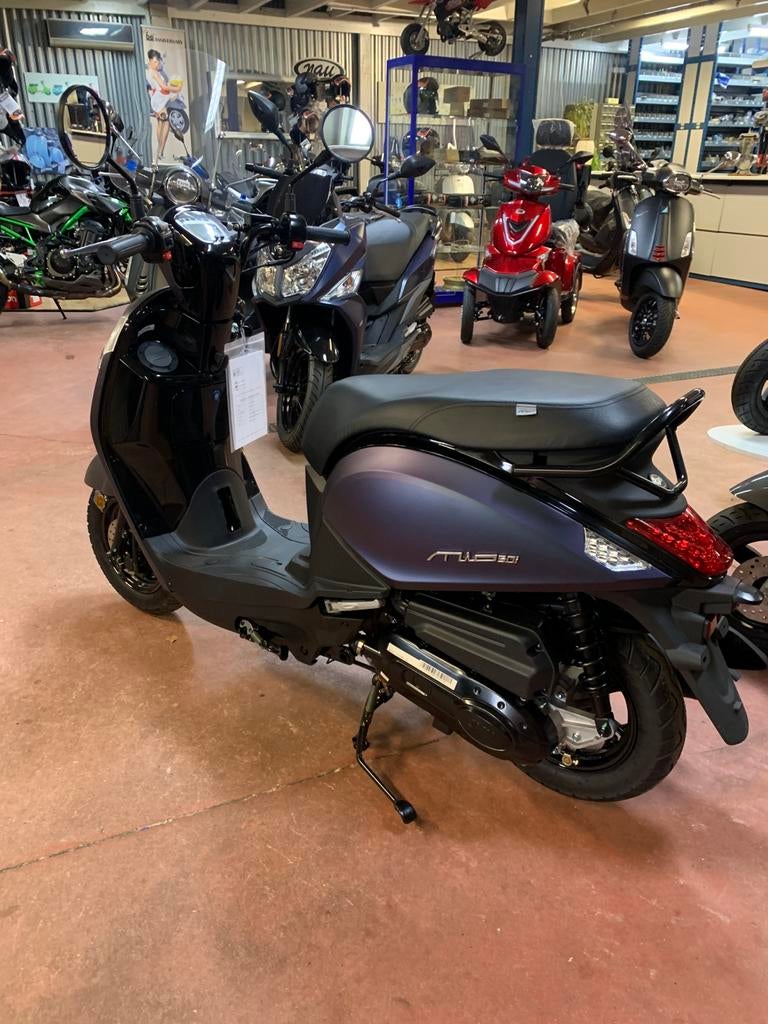 Gebro scooters: Sym mio 50i NIEUW BJ2026, Maximaal 45 km/u, Nieuw, Benzine, 50 cc