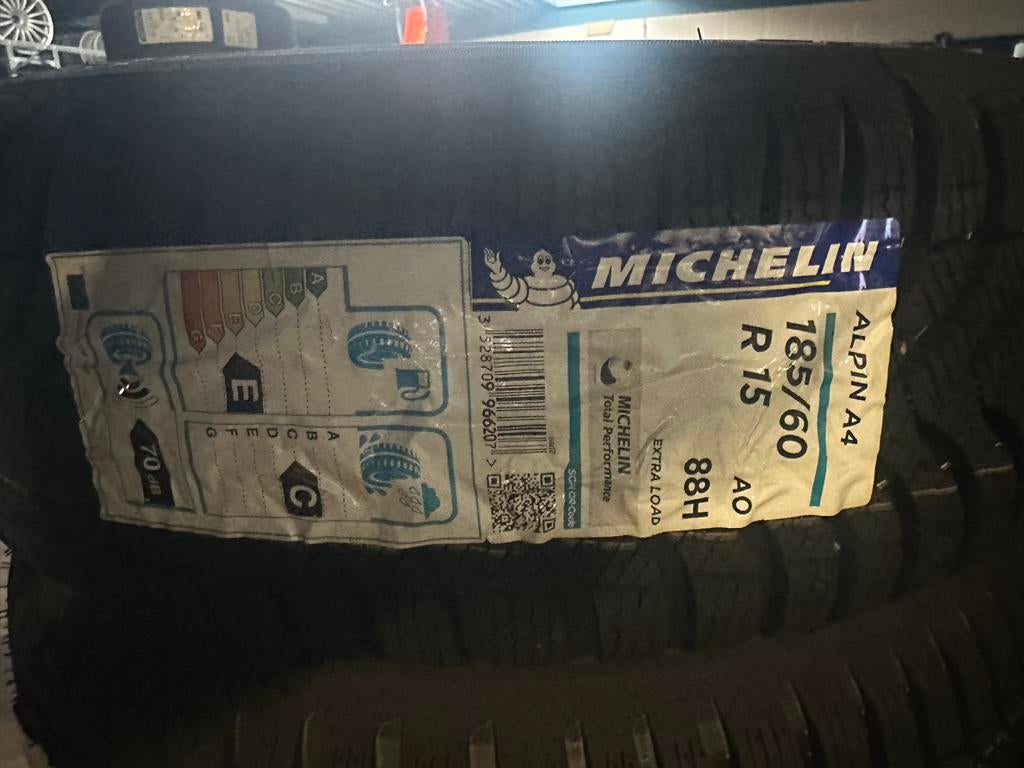 VW Polo Winterbanden Set - Nieuw!, Auto-onderdelen, Banden en Velgen, Ophalen, 15 inch, Banden en Velgen, Nieuw