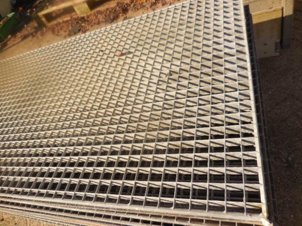 Looproosters Vloerroosters Persroosters Verzinkt Vijverroost, Ophalen, Nieuw, IJzer