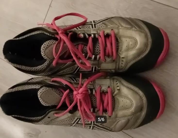 Asics; Kunstgras-schoenen; maat (41)42, Overige kleuren, Sportschoenen, Ophalen of Verzenden, Gedragen