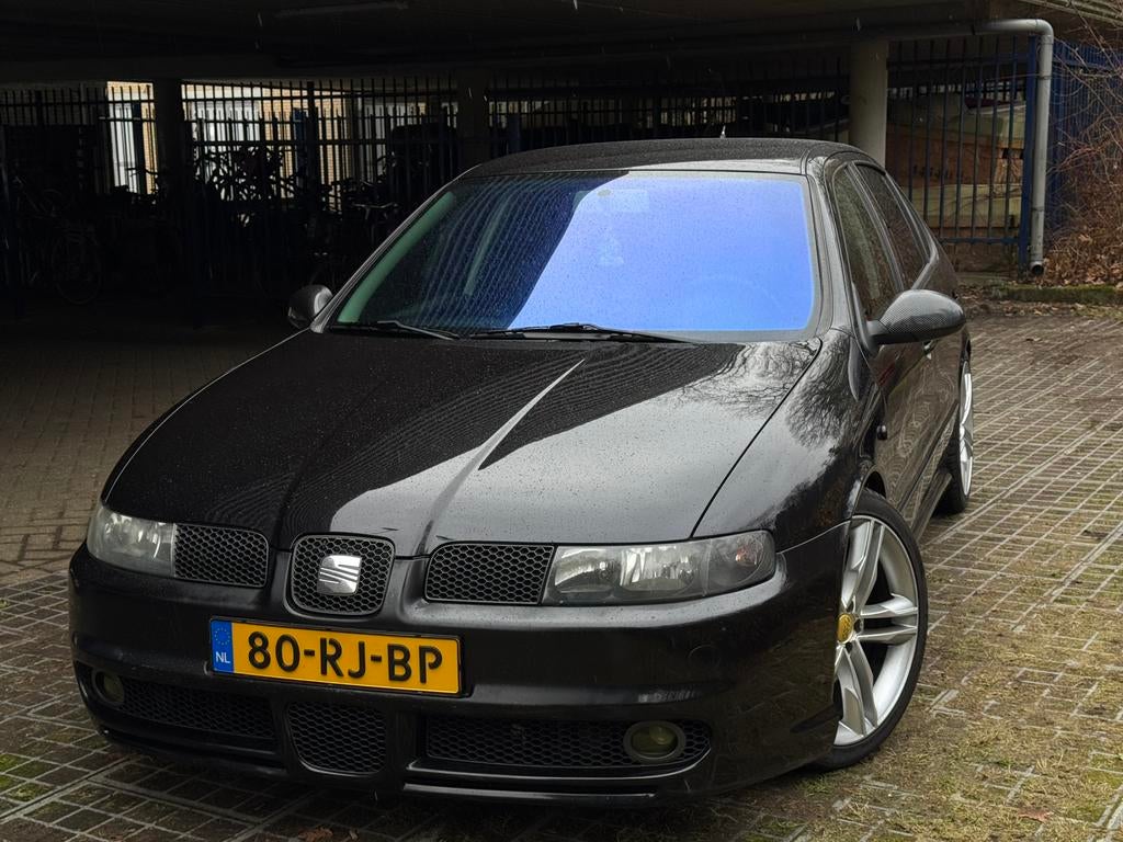 Seat Leon 1.8 20VT 132KW 2005 Zwart, Auto's, Seat, Voorwielaandrijving, Stof, Zwart, 4 cilinders