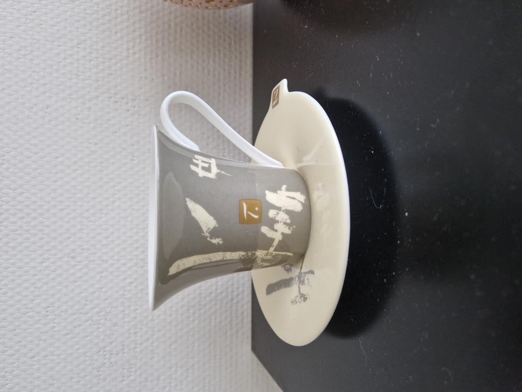 2x kop en schotel nestle special T, Ophalen of Verzenden, Zo goed als nieuw, Overige stijlen, Kop(pen) en/of Schotel(s)