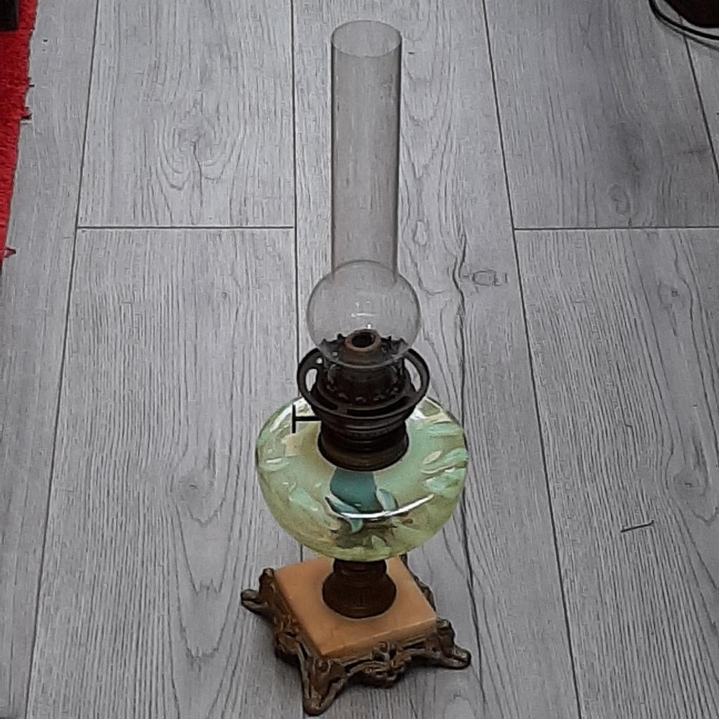 antieke, staande olielamp / tafellamp uraniumglas, Ophalen