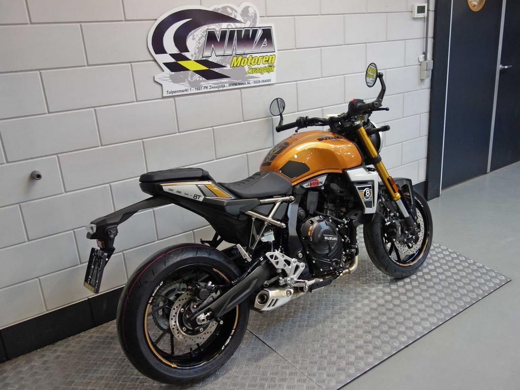 SUZUKI GSX-8T - foto 2