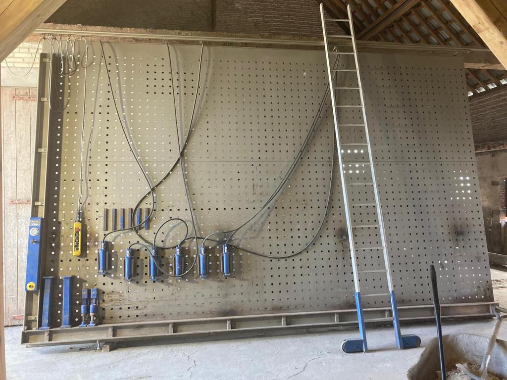 Goedwerkende en net onderhouden opsluitbank, Ophalen