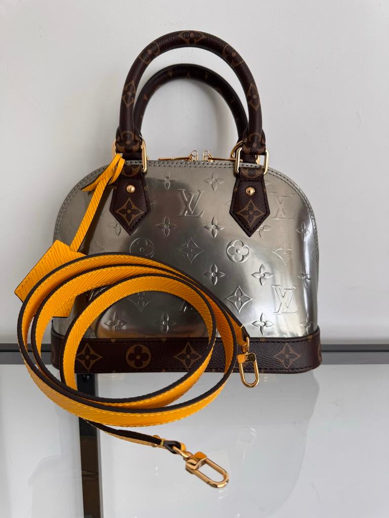 Louis Vuitton Alma BB Metallic Grijs - Nieuw, Ophalen of Verzenden, Nieuw, Grijs, Handtas