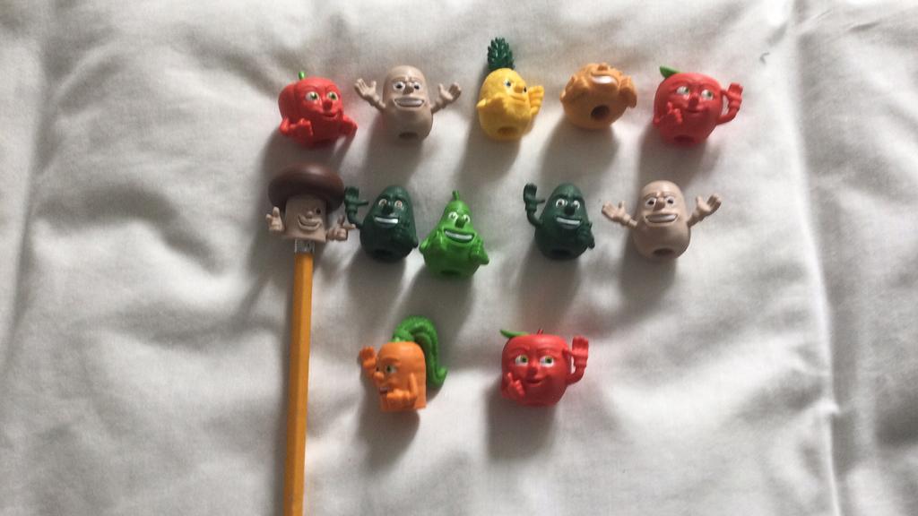 Poppetjes voor op een potlood spaaractie, Ophalen of Verzenden, Zo goed als nieuw