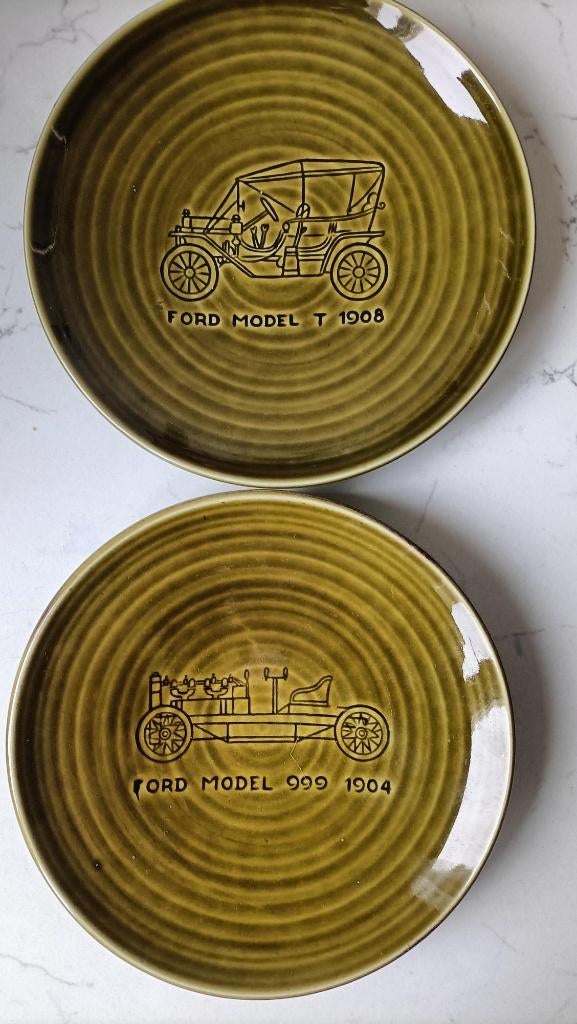2 vintage bordjes schotel Ford klassieke auto's Goedewaagen, Antiek en Kunst, Antiek | Servies los, Ophalen of Verzenden